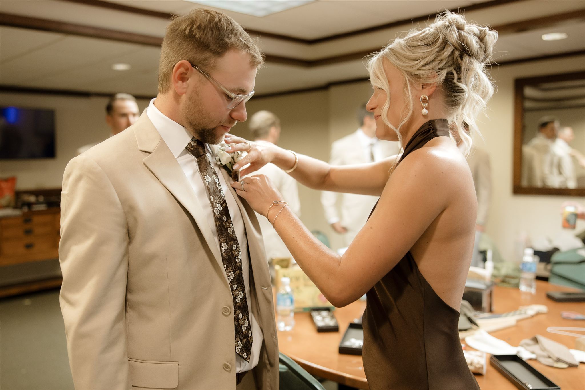 Groom Gettingready 4 Websize